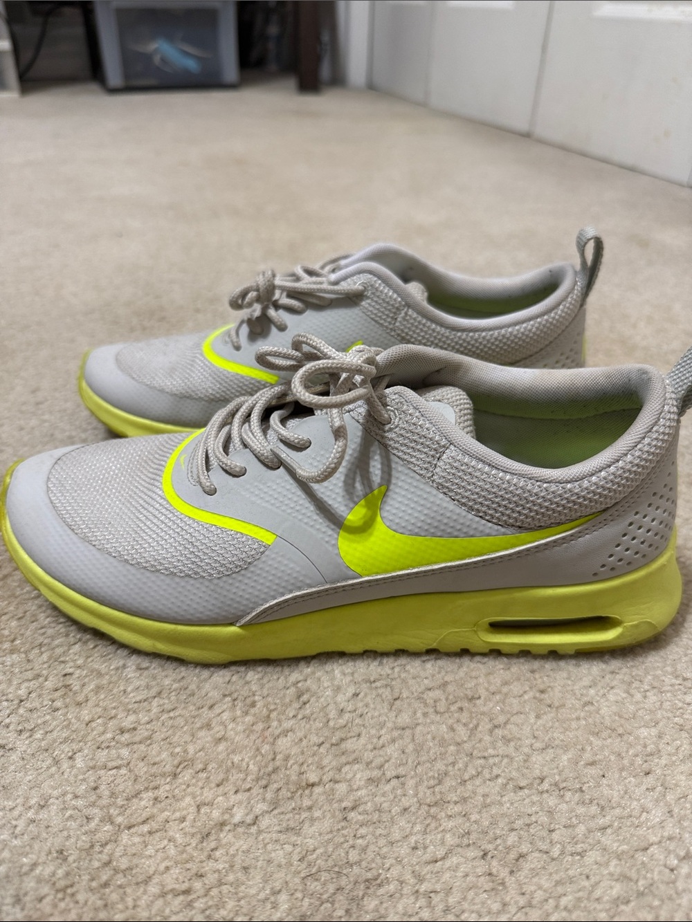 Nike Women’s Light Gray & Neon Yellow Athletic Sneakers
